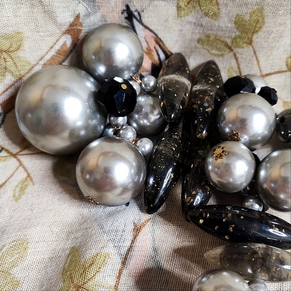 Huge Faux Black Grey Pearls Gold Flecks Lucite Confetti Glass Vintage Necklace - Picture 8 of 16